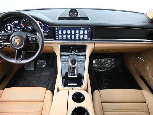 2023 Porsche Panamera Platinum Edition