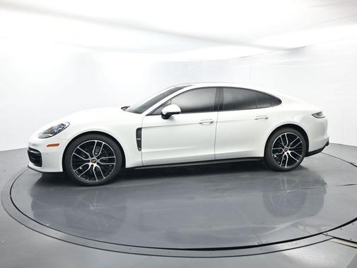 2023 Porsche Panamera Platinum Edition