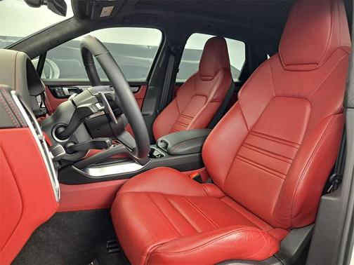 2023 Porsche Cayenne Turbo
