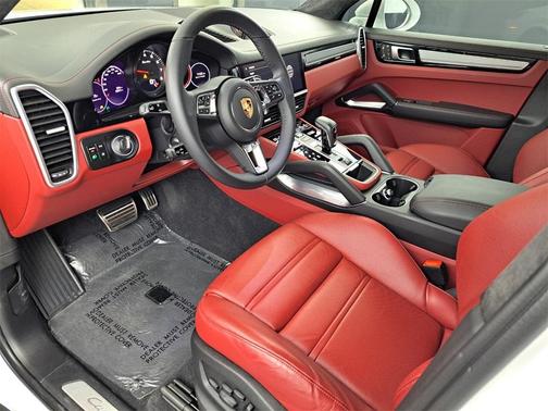 2023 Porsche Cayenne Turbo