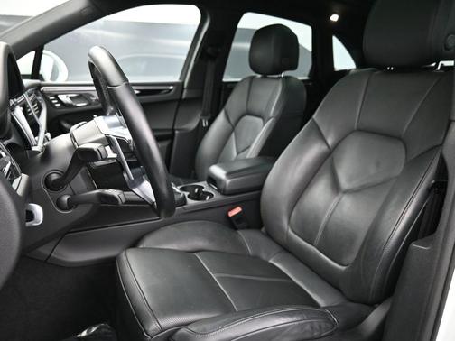 2020 Porsche Macan S