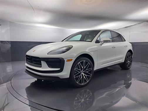 2023 Porsche Macan T