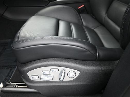 2025 Porsche Macan S