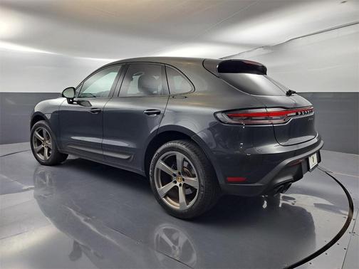 2024 Porsche Macan Base (PDK)