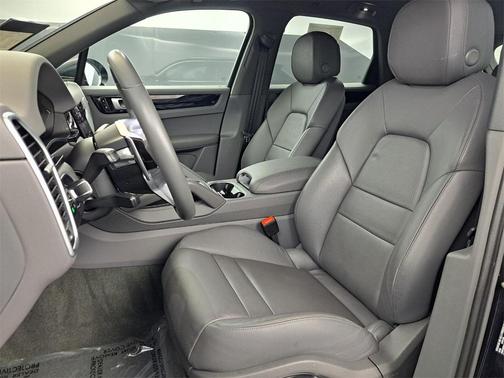2021 Porsche Cayenne Base