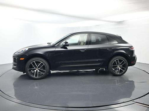 Jet Black Metallic 2024 Porsche Macan