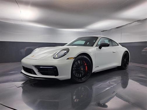 2024 Porsche 911 Carrera 4 GTS
