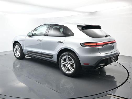 2023 Porsche Macan 