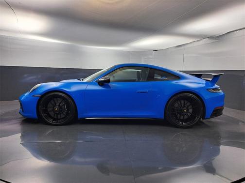 2022 Porsche 911 Carrera 4 GTS
