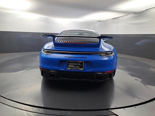 2022 Porsche 911 Carrera 4 GTS