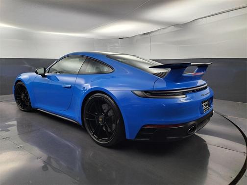 2022 Porsche 911 Carrera 4 GTS