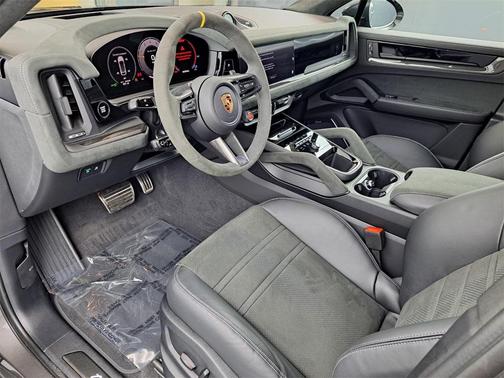 2024 Porsche Cayenne Turbo GT