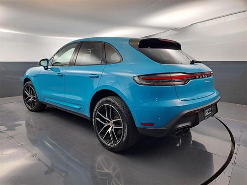2022 Porsche Macan Base
