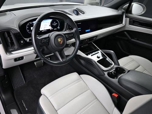 2024 Porsche Cayenne S