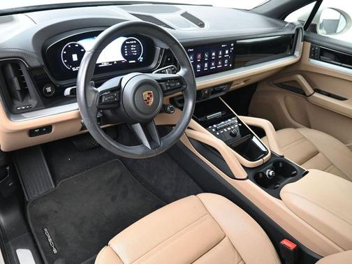2024 Porsche Cayenne Base