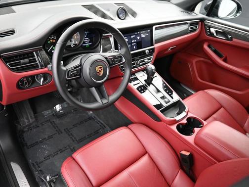 2023 Porsche Macan S
