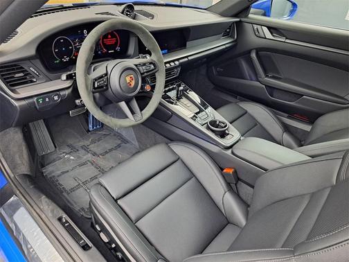 2025 Porsche 911 Carrera