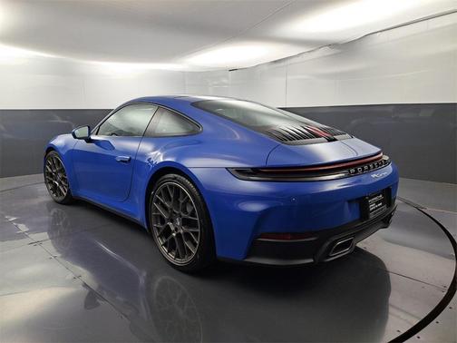 2025 Porsche 911 Carrera