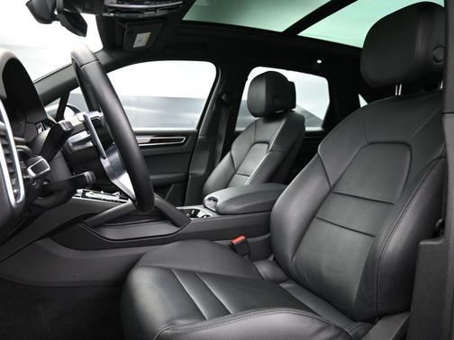 2021 Porsche Cayenne Base