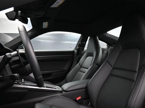 2025 Porsche 911 Carrera