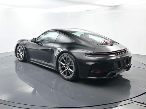 2025 Porsche 911 Carrera
