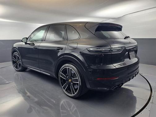 2022 Porsche Cayenne E-Hybrid Turbo S