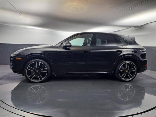 2022 Porsche Cayenne E-Hybrid Turbo S