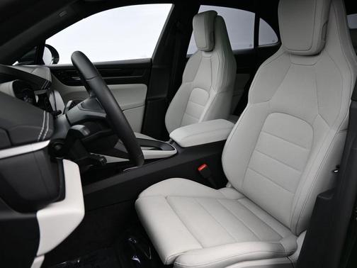 2025 Porsche Macan 4S