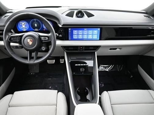 2025 Porsche Macan 4S