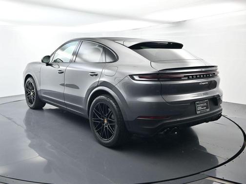 Quartzite Grey Metallic 2024 Porsche Cayenne Base