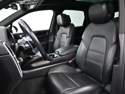 2021 Porsche Cayenne Base