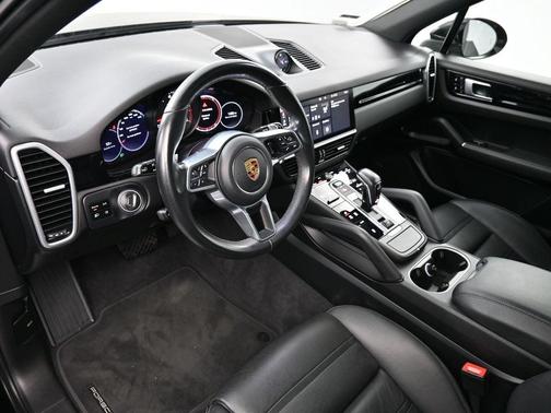 2021 Porsche Cayenne Base