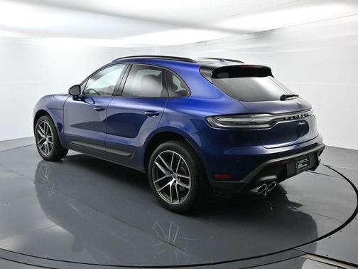 2024 Porsche Macan Base (PDK)