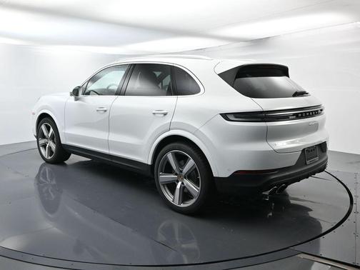 Carrara White Metallic 2025 Porsche Cayenne Base
