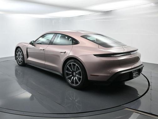 2022 Porsche Taycan Base