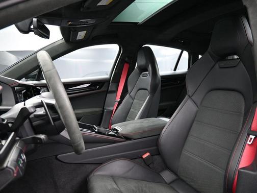 2025 Porsche Panamera GTS