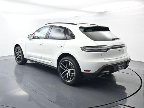 White 2023 Porsche Macan