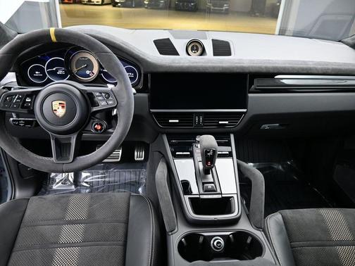 2023 Porsche Cayenne Turbo GT
