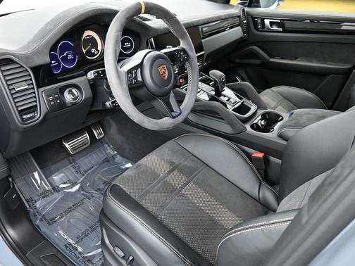 2023 Porsche Cayenne Turbo GT
