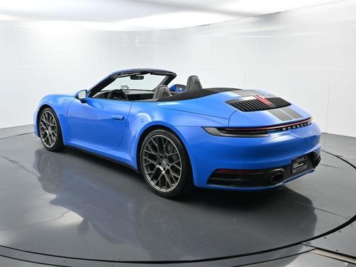 2022 Porsche 911 Carrera
