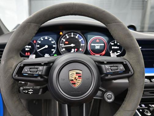 2022 Porsche 911 Carrera