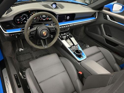 2022 Porsche 911 Carrera