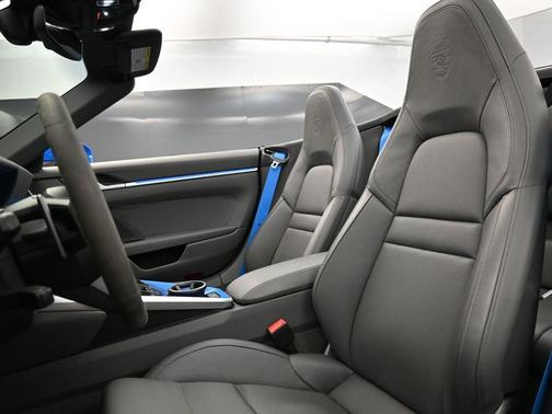 2022 Porsche 911 Carrera