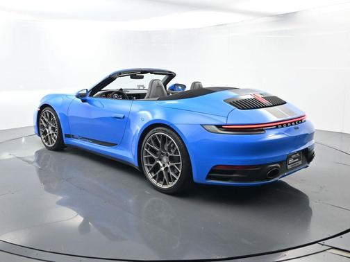 2022 Porsche 911 Carrera