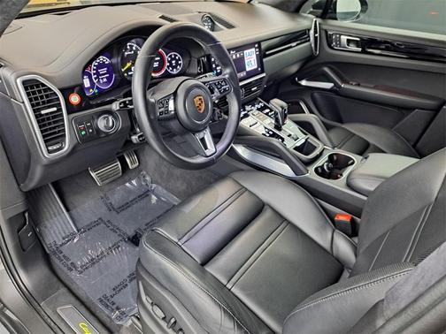 2022 Porsche Cayenne E-Hybrid Turbo S