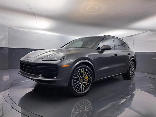 2022 Porsche Cayenne E-Hybrid Turbo S