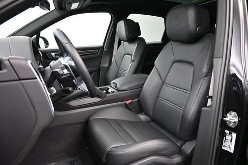 Black Metallic 2023 Porsche Cayenne Platinum Edition