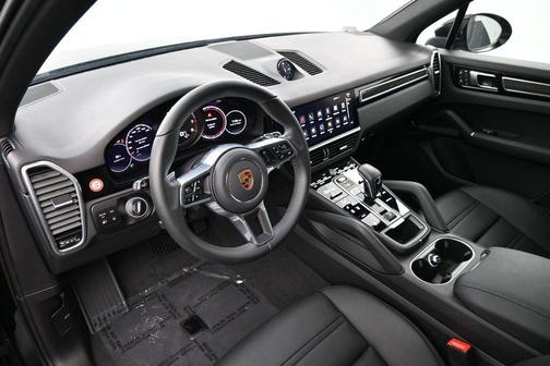 Black Metallic 2023 Porsche Cayenne Platinum Edition