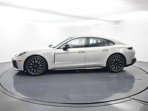 Chalk 2026 Porsche Panamera 4