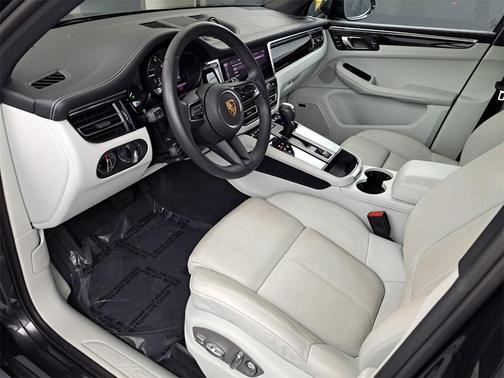 2024 Porsche Macan T